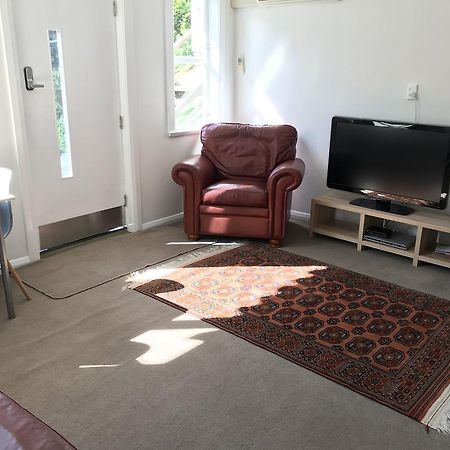 Sycamore Villa, 2 Bedroom Apartment ダニーデン エクステリア 写真