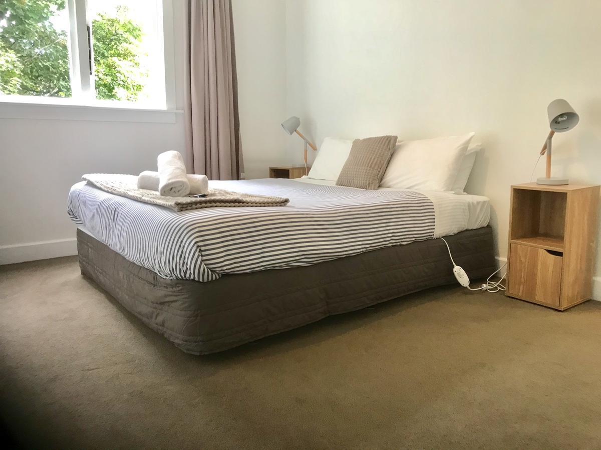Sycamore Villa, 2 Bedroom Apartment ダニーデン エクステリア 写真